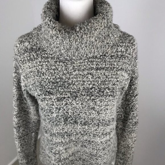Pins & Needles Turtleneck Sweater Size S - Picture 2 of 5
